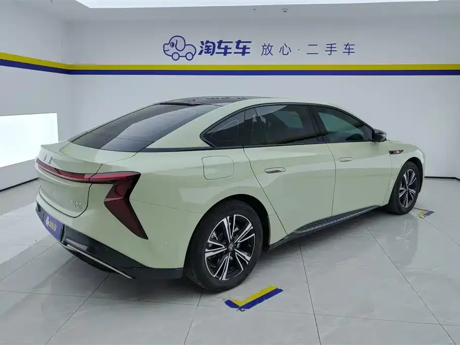 Hongqi EH7 2024 из CN, фото 5