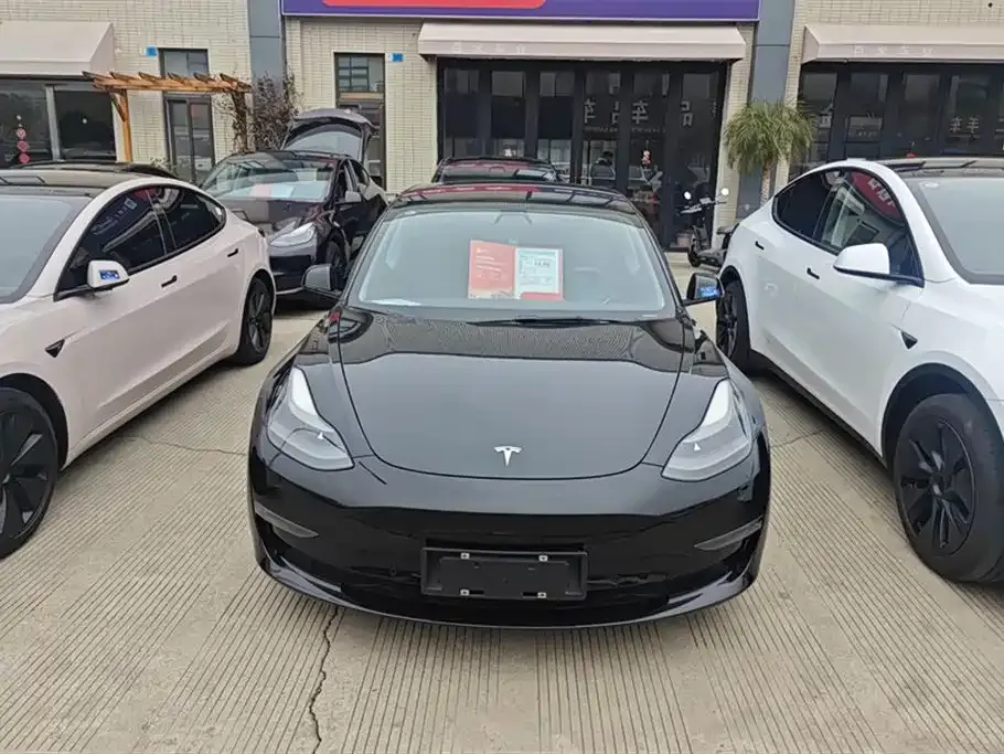 Tesla Model 3 — фото 10