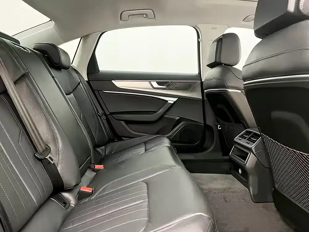 Audi A6L 2022 из CN, фото 8