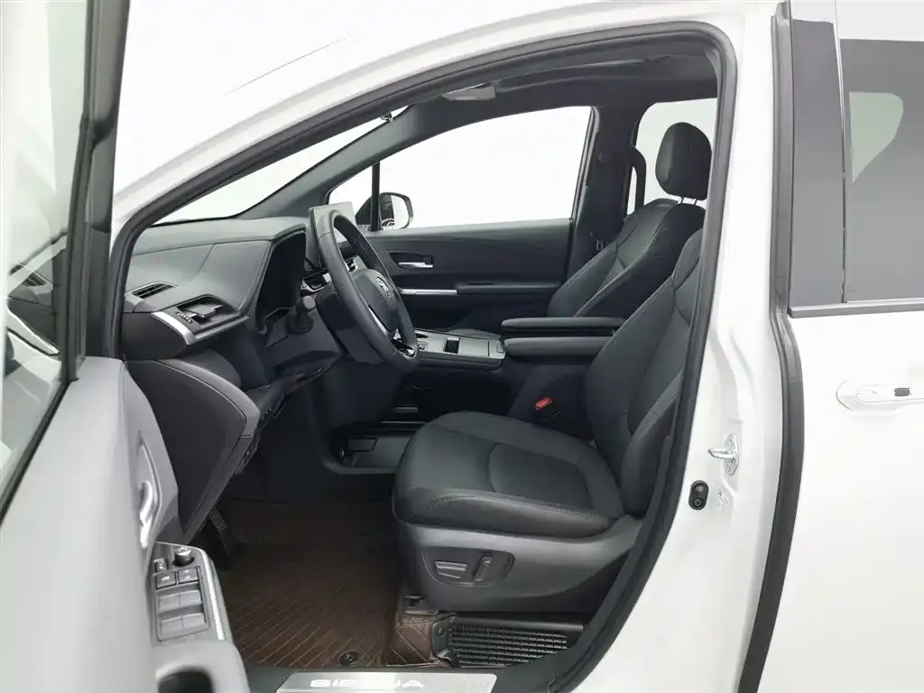 Toyota Sienna 2024 из CN, фото 10