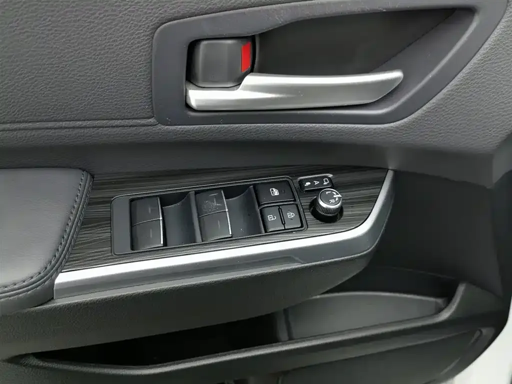 Toyota Sienna 2024 из CN, фото 6