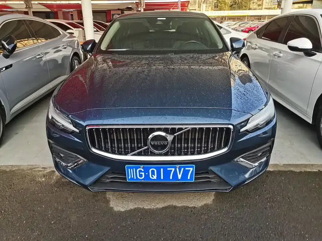 Volvo S60 2022 из CN, фото 1