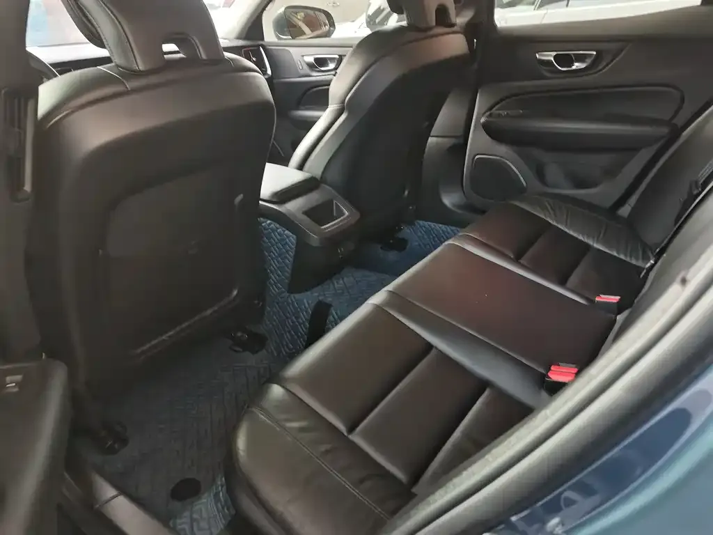 Volvo S60 2022 из CN, фото 4