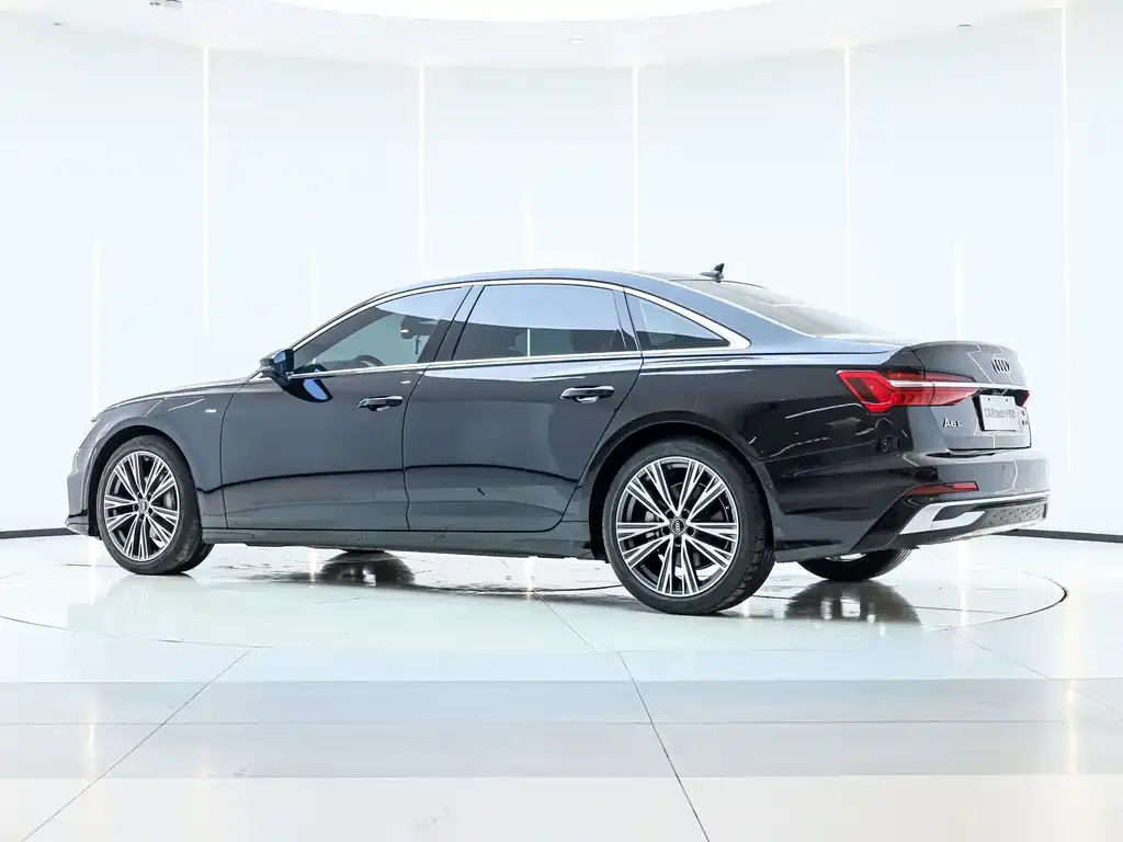 Audi A6L 2023 из CN, фото 6