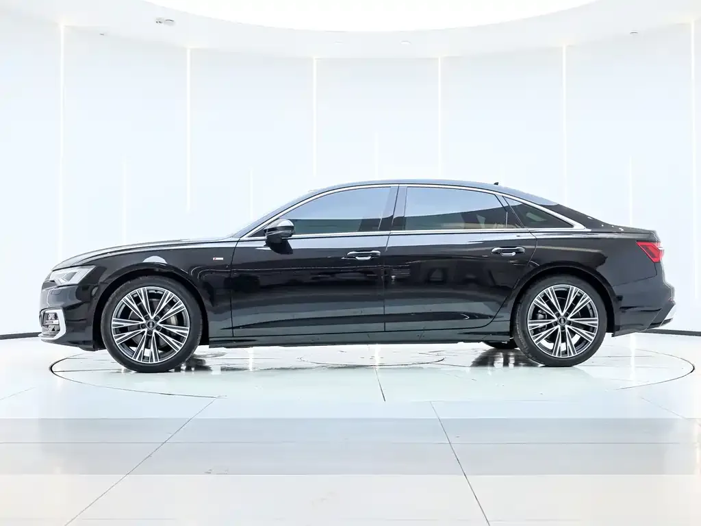 Audi A6L 2023 из CN, фото 2