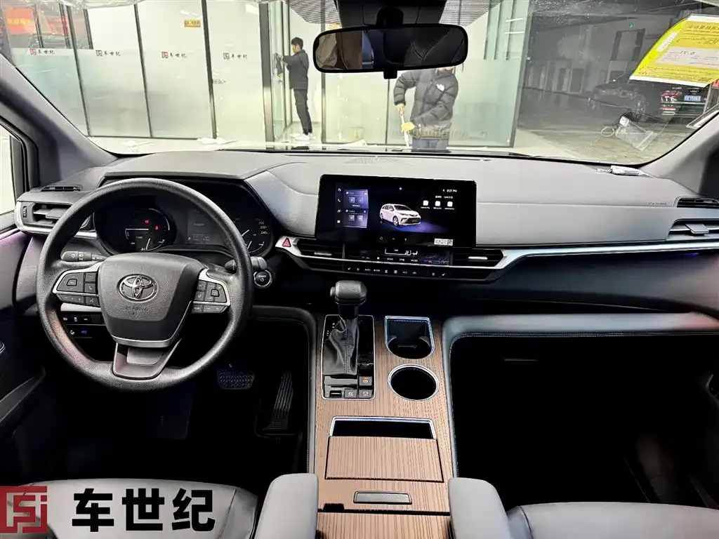 Toyota Granvia 2025 из CN, фото 7