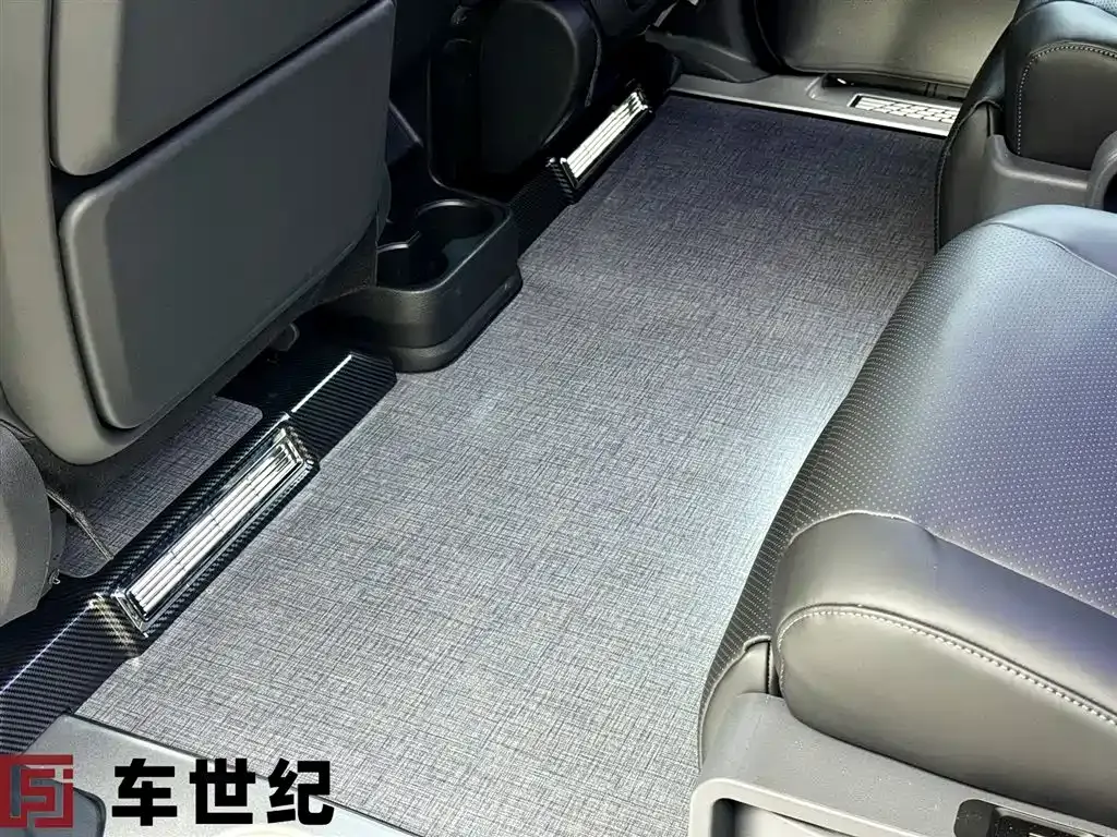 Toyota Granvia 2025 из CN, фото 8