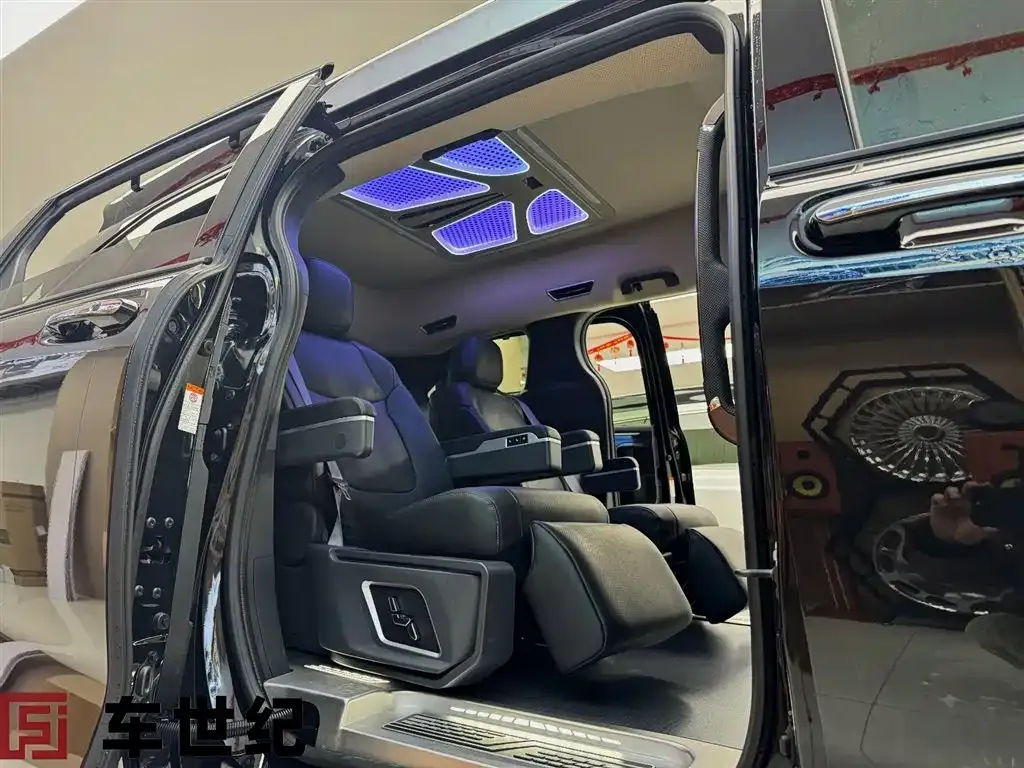 Toyota Granvia 2025 из CN, фото 10