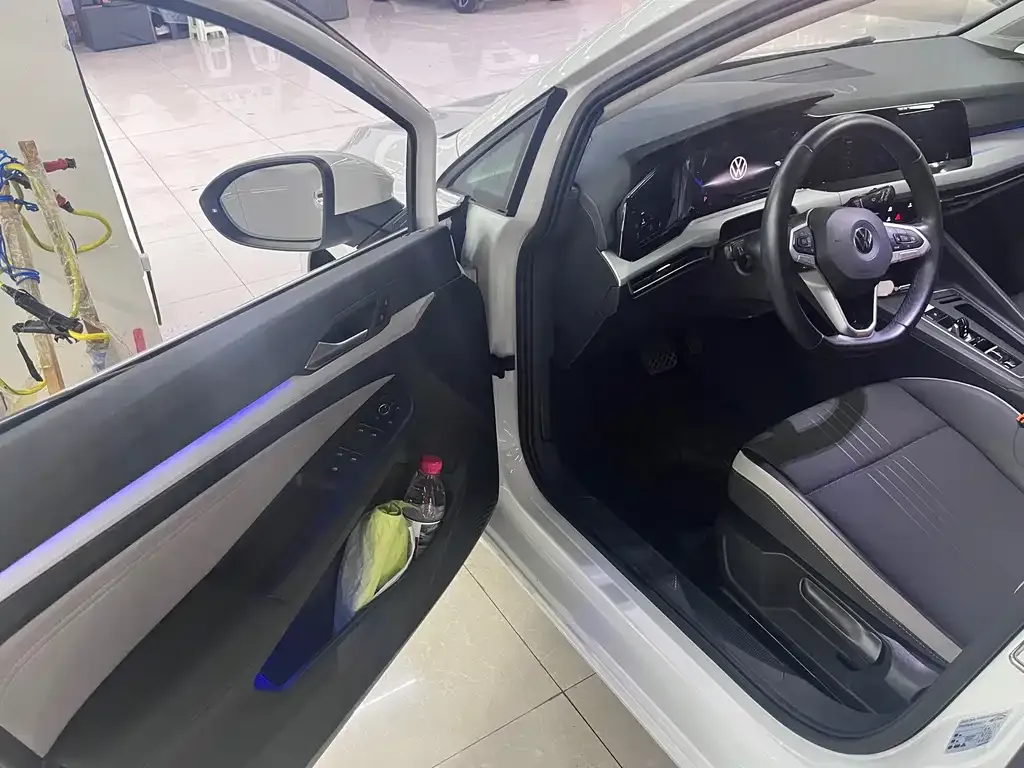 Volkswagen Golf 2022 из CN, фото 7