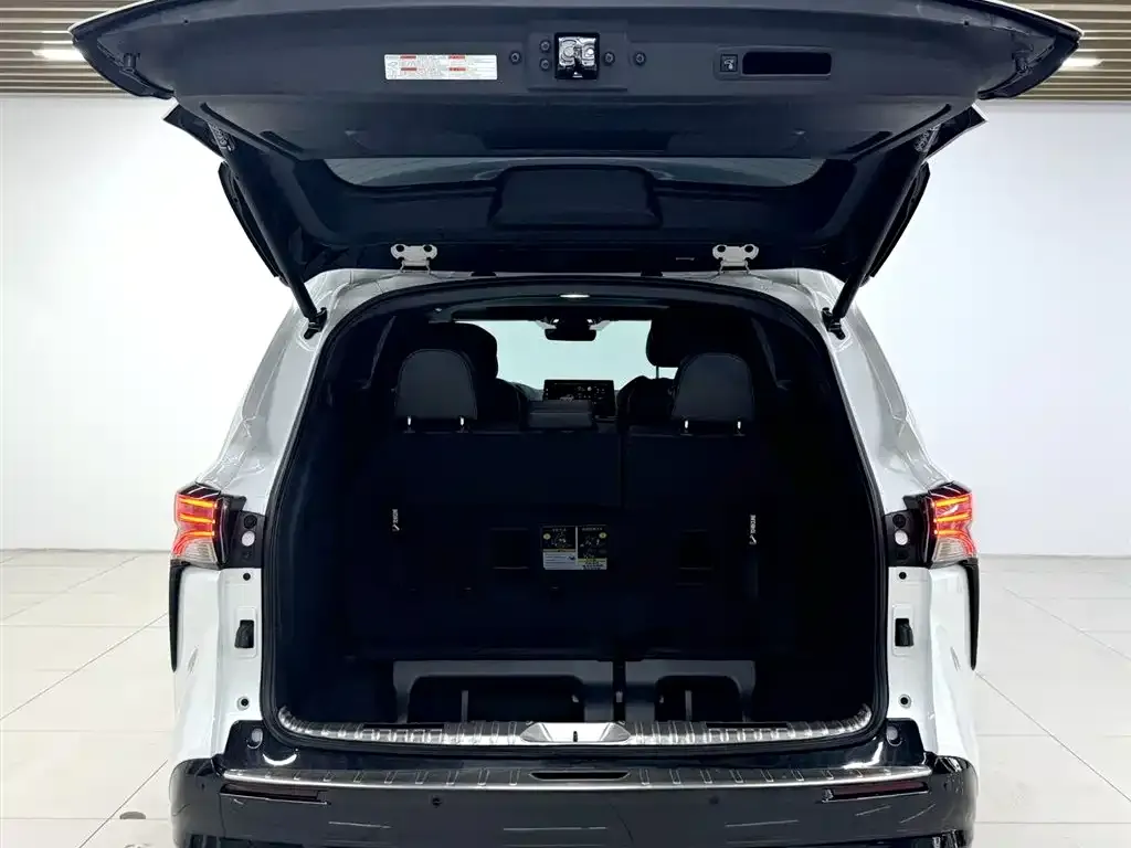 Toyota Sienna 2025 из CN, фото 10