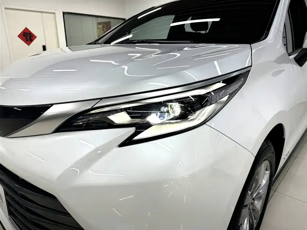 Toyota Sienna 2025 из CN, фото 4