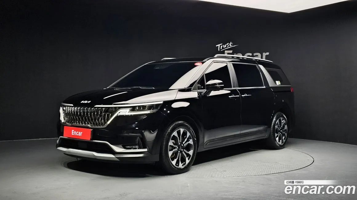 Kia Carnival — фото 1