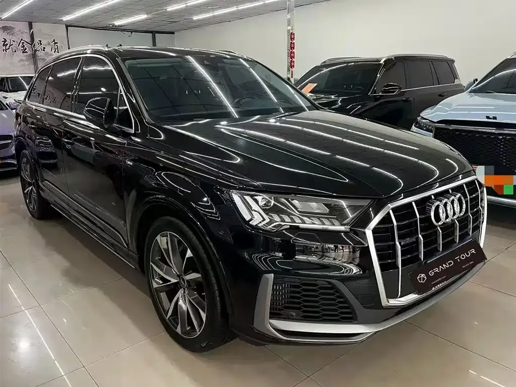 Audi Q7 2024 из CN, фото 1