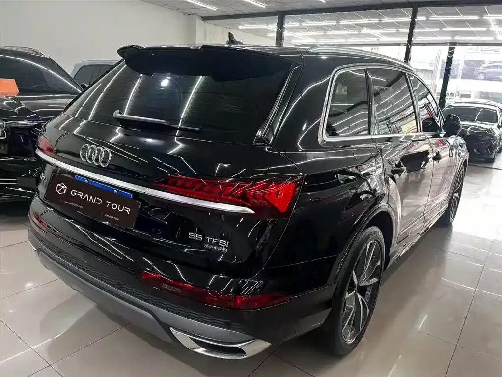 Audi Q7 2024 из CN, фото 9