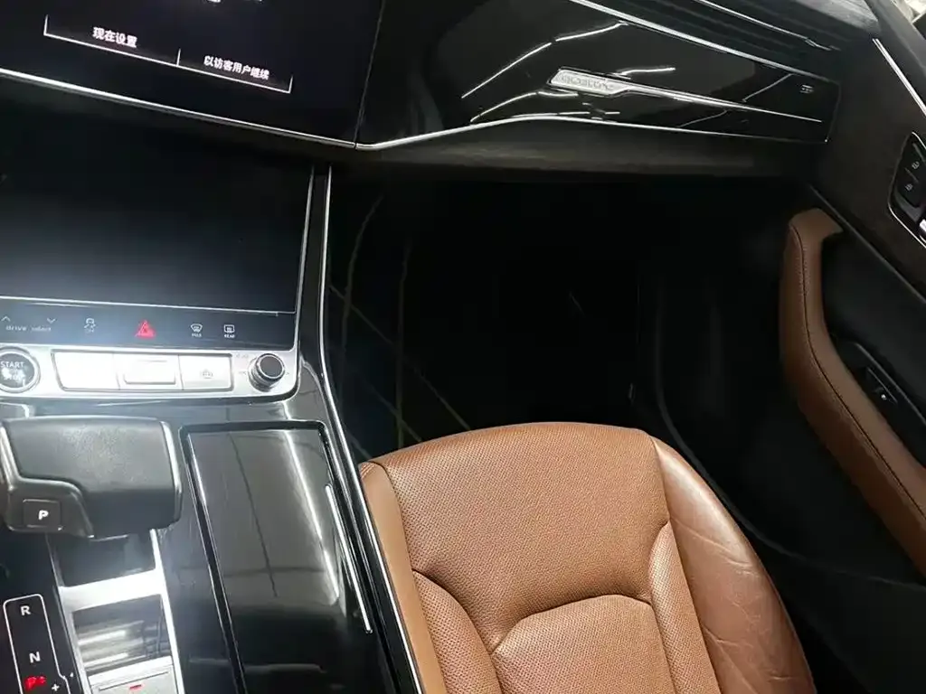 Audi Q7 2024 из CN, фото 4