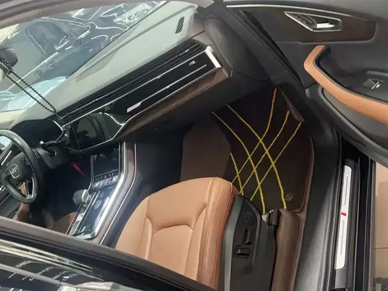 Audi Q7 2024 из CN, фото 6
