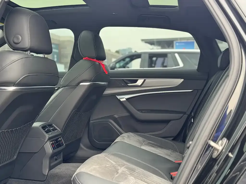 Audi A6L 2021 из CN, фото 9