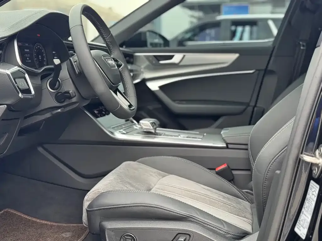 Audi A6L 2021 из CN, фото 3