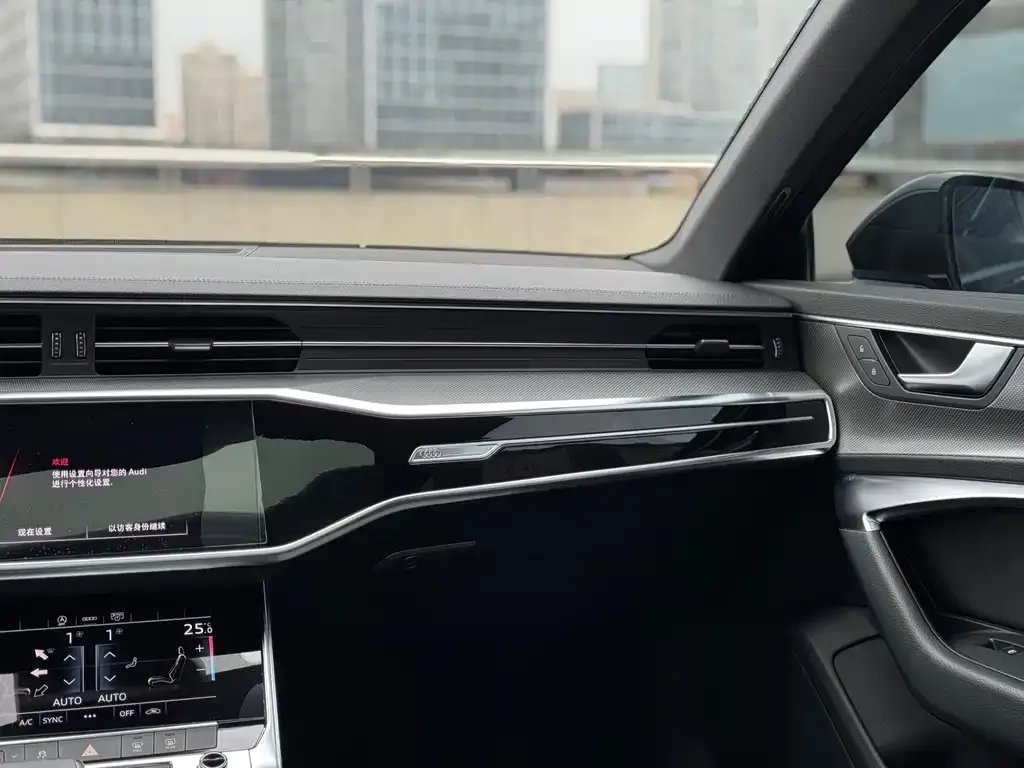 Audi A6L 2021 из CN, фото 2
