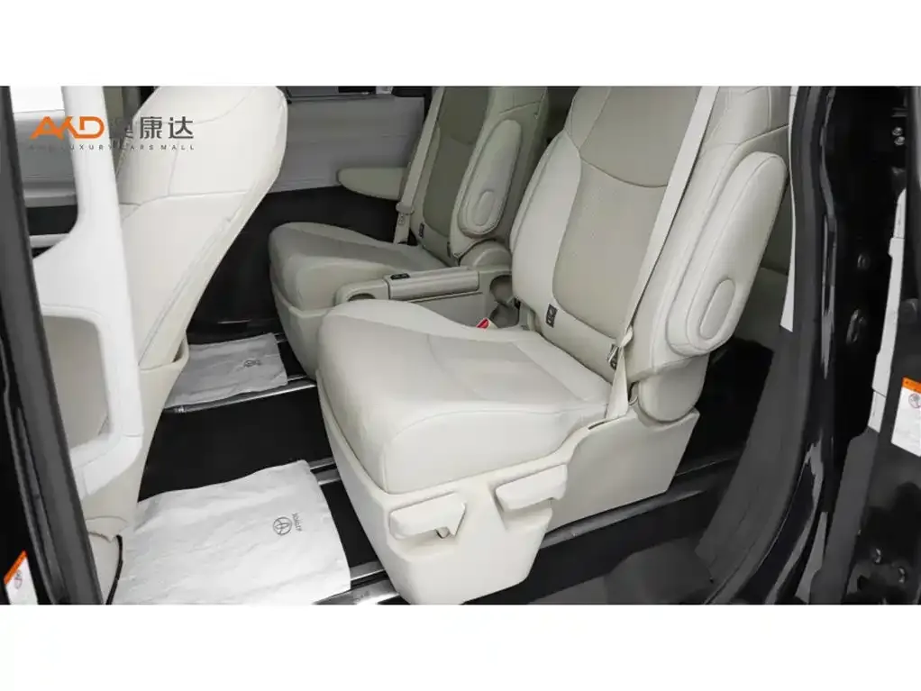 Toyota Granvia 2023 из CN, фото 9