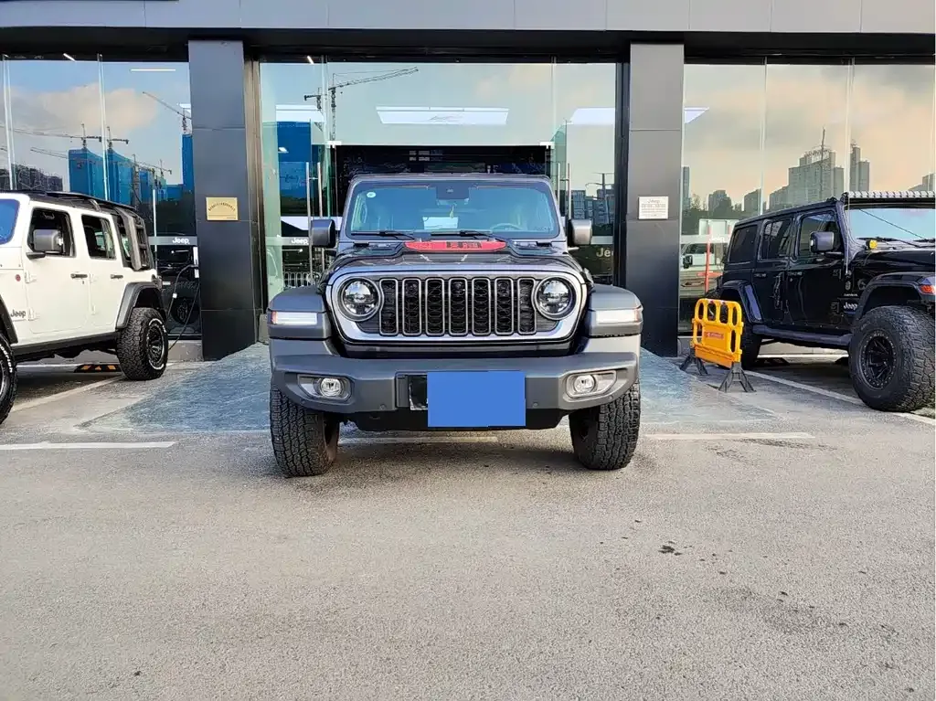 Jeep Wrangler 2024 из CN, фото 9