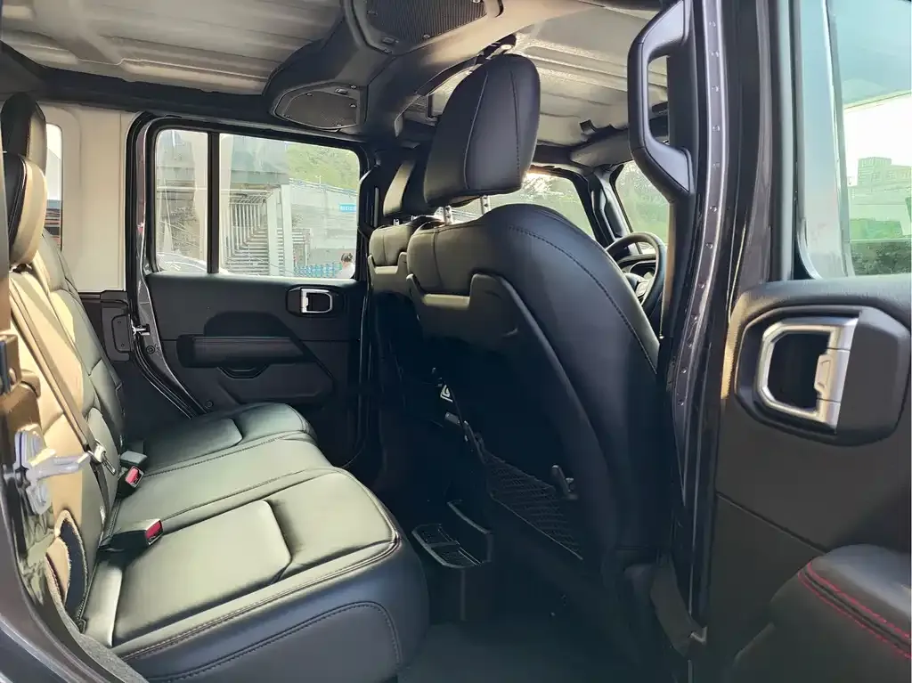 Jeep Wrangler 2024 из CN, фото 6