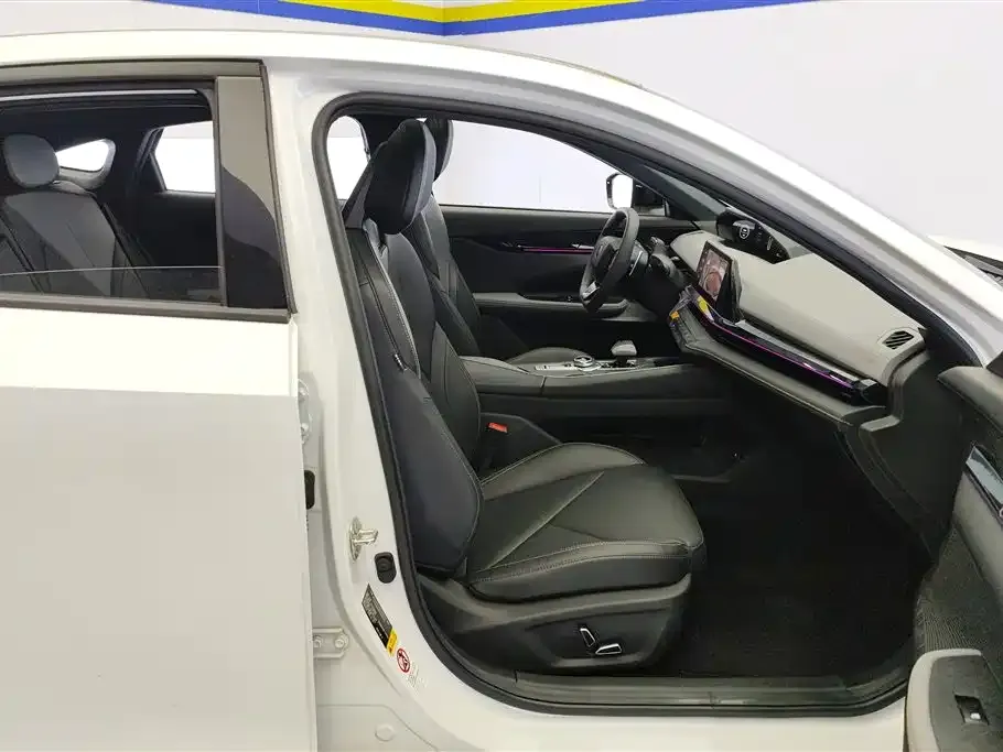 Changan UNI-V 2023 из CN, фото 3