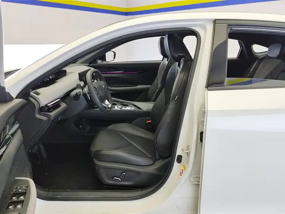 Changan UNI-V 2023 из CN, фото 4