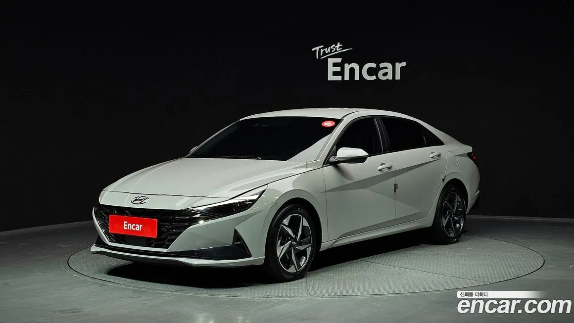 Hyundai AVANTE — фото 1