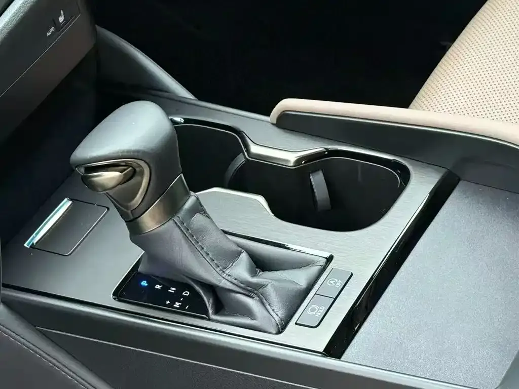 Lexus ES 2025 из CN, фото 10