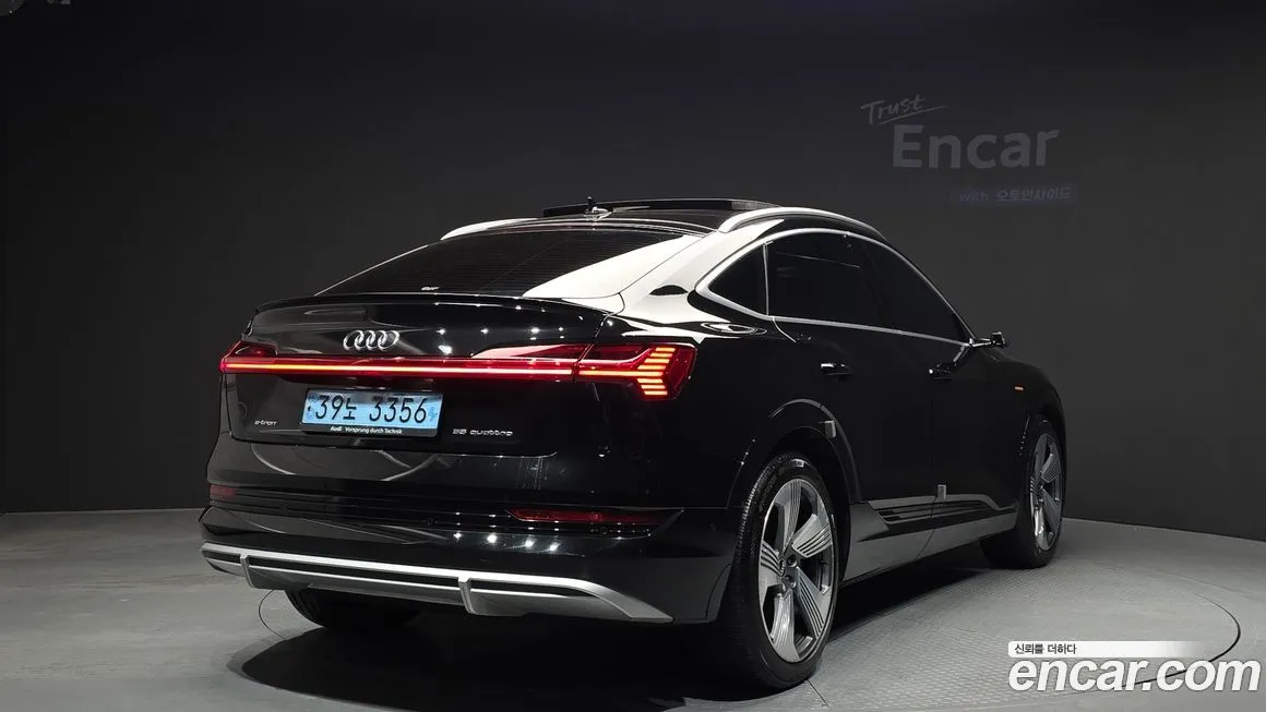 Audi e-tron 2022 из KR, фото 2