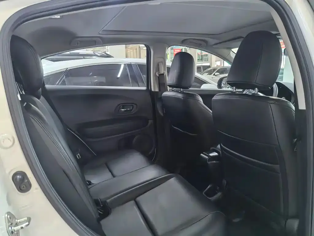 Honda Vezel 2022 из CN, фото 8