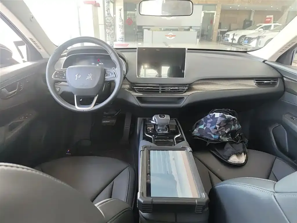 Hongqi E-QM5 2023 из CN, фото 2