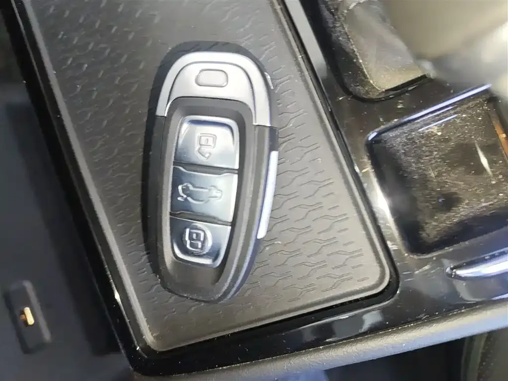 Hongqi E-QM5 2023 из CN, фото 4