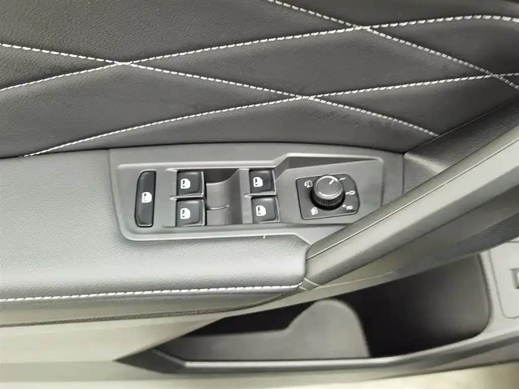 Volkswagen Tiguan L 2022 из CN, фото 9