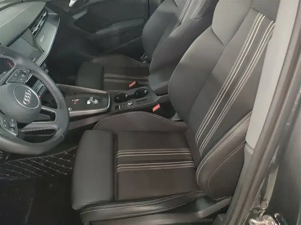 Audi A3 2024 из CN, фото 8