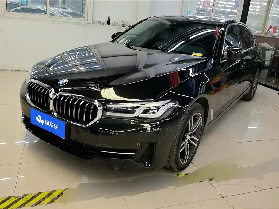 BMW 5 Series 2022 из CN, фото 1