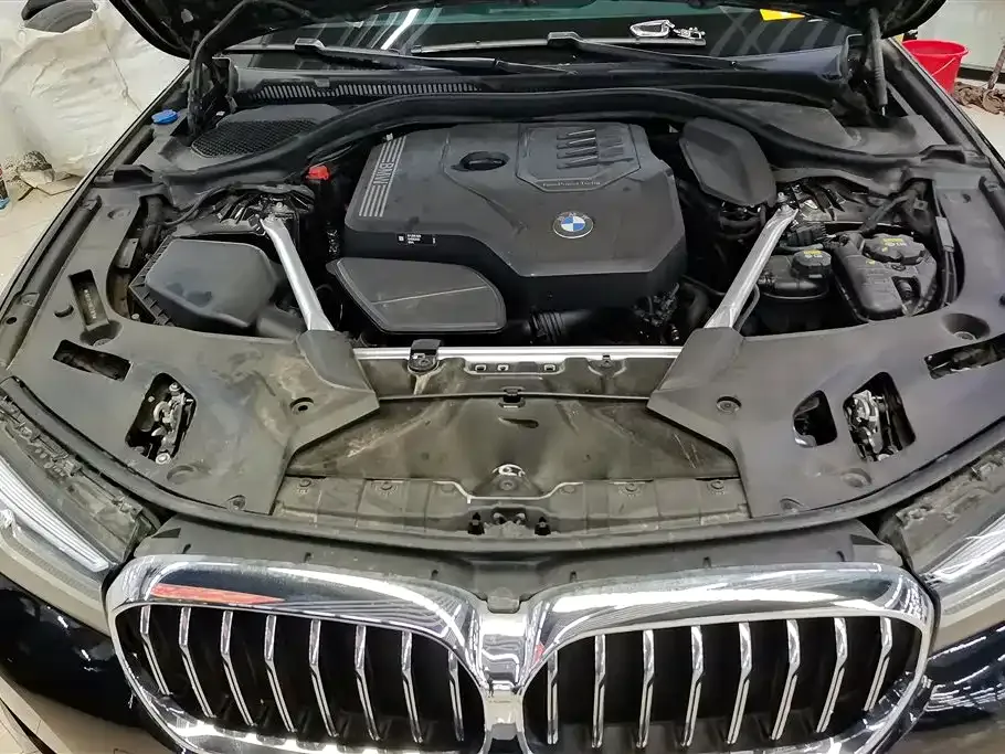 BMW 5 Series 2022 из CN, фото 8
