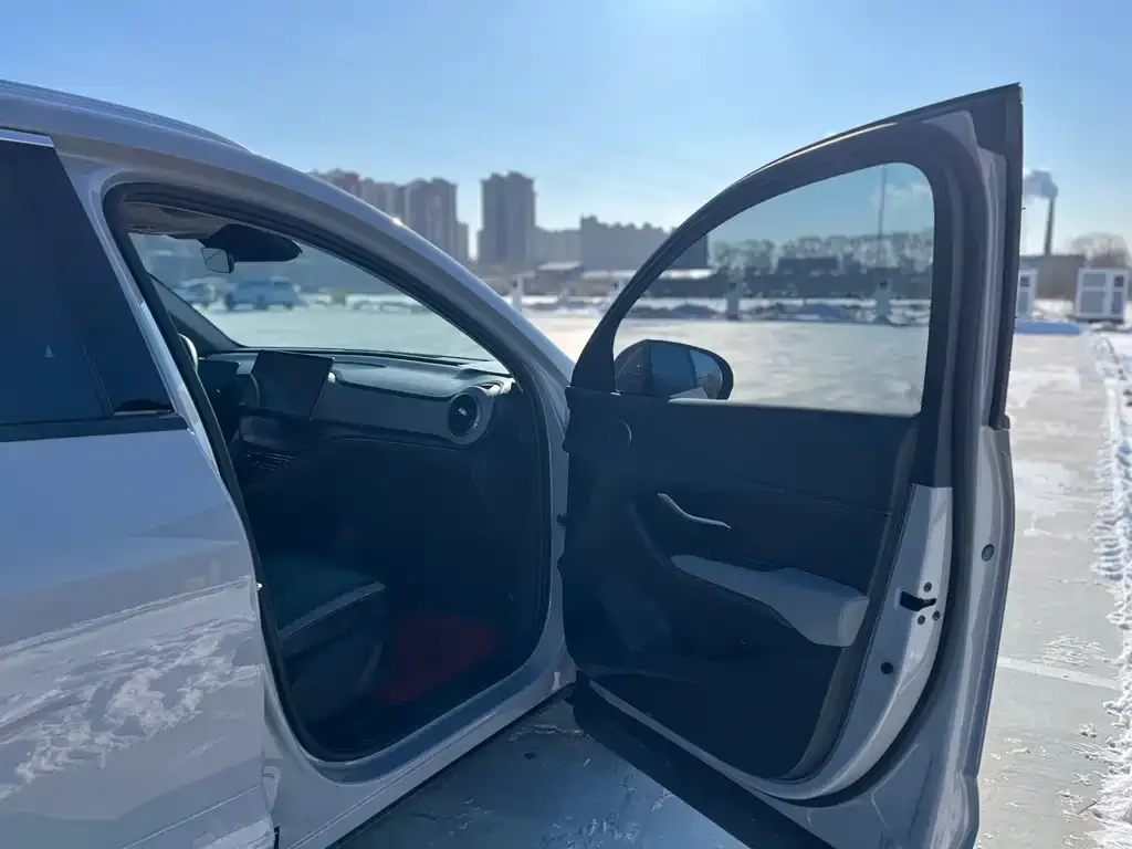 BYD Seal 05 DM-i — фото 3