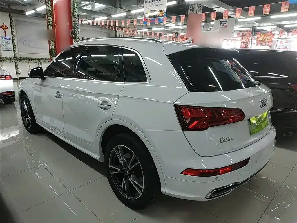 Audi Q5L 2021 из CN, фото 3