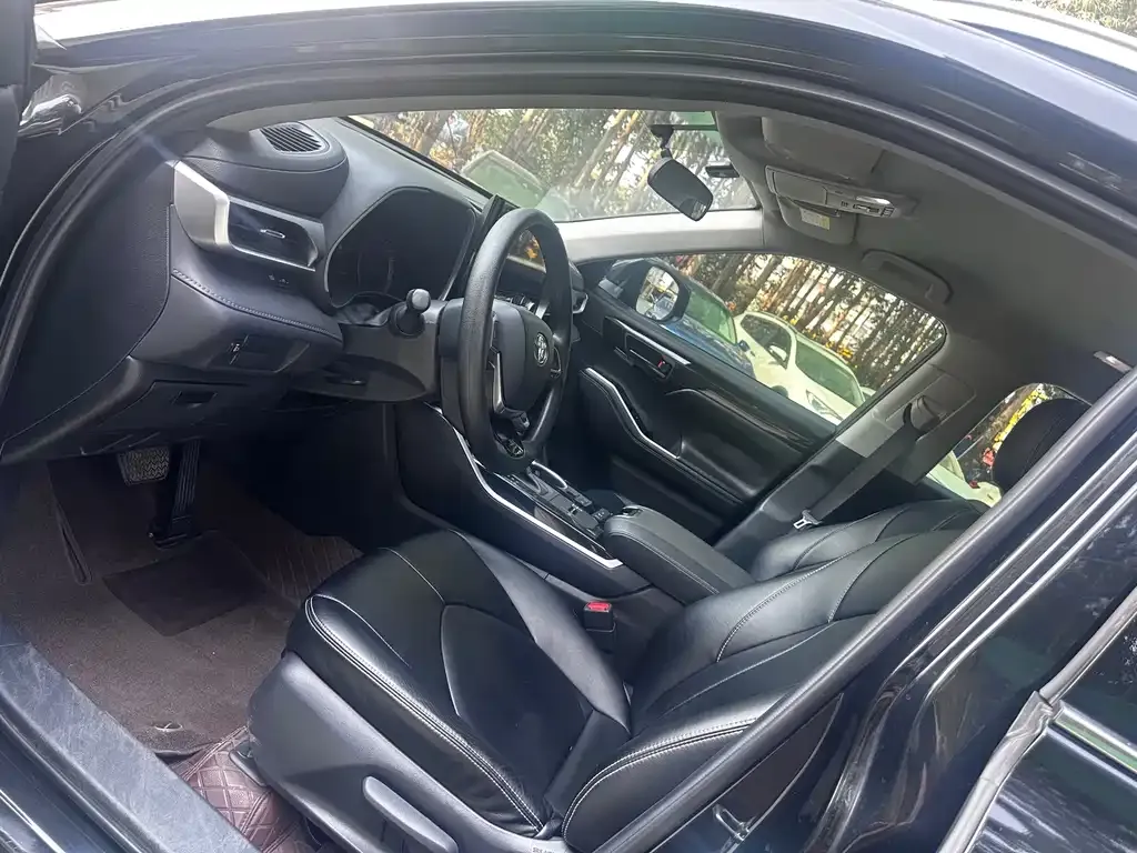 Toyota Highlander 2023 из CN, фото 2