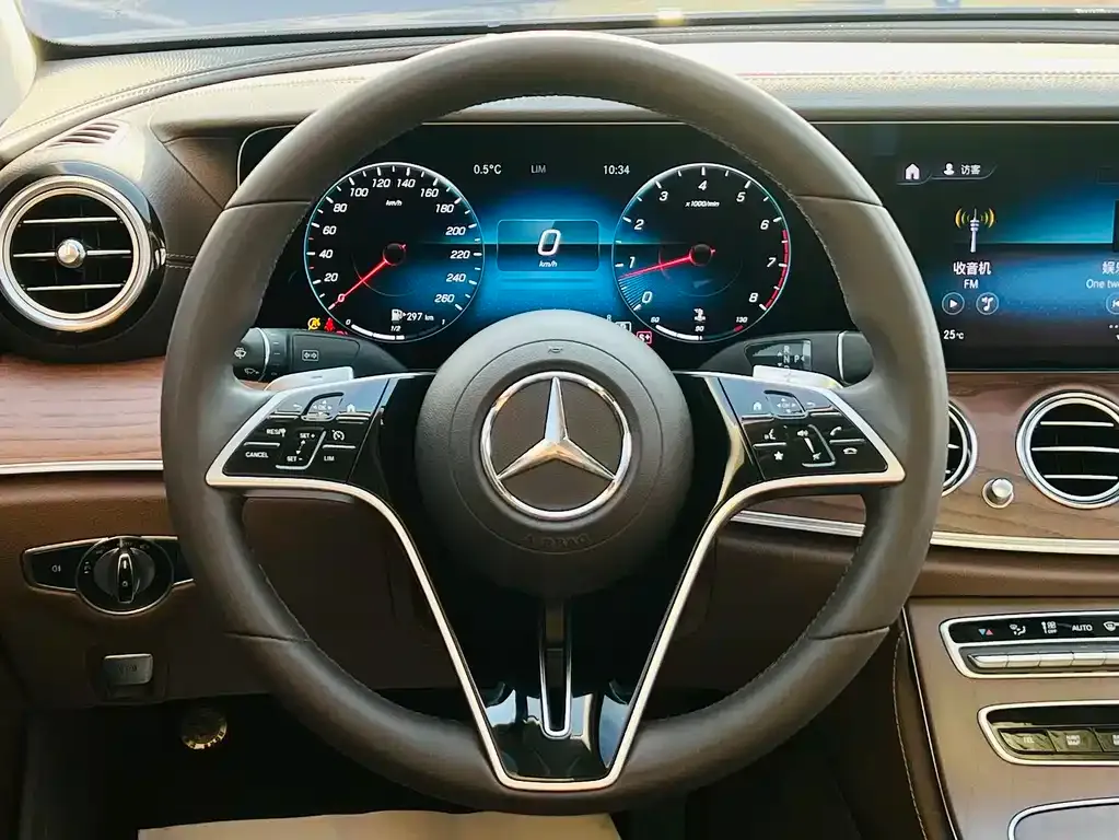 Mercedes-Benz E-Class — фото 10