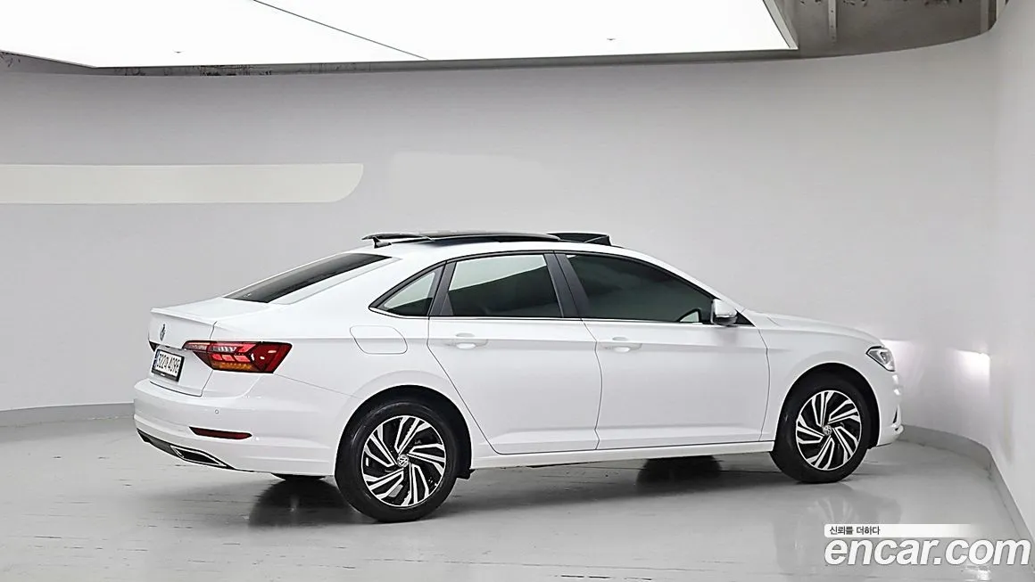 Volkswagen Jetta — фото 4