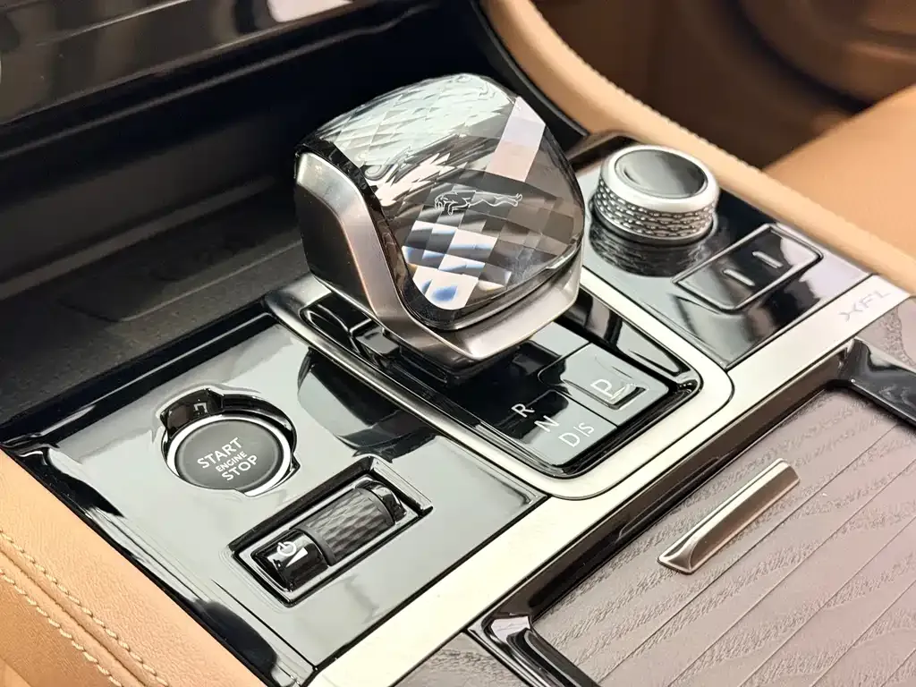 Jaguar XFL 2025 из CN, фото 10