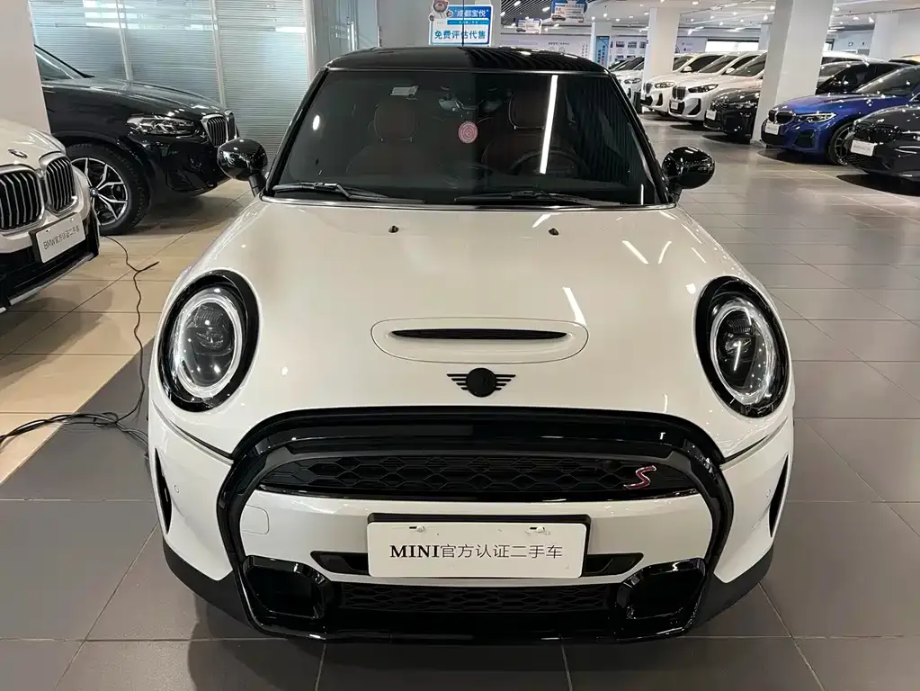 MINI Cooper (3-door) 2024 из CN, фото 2