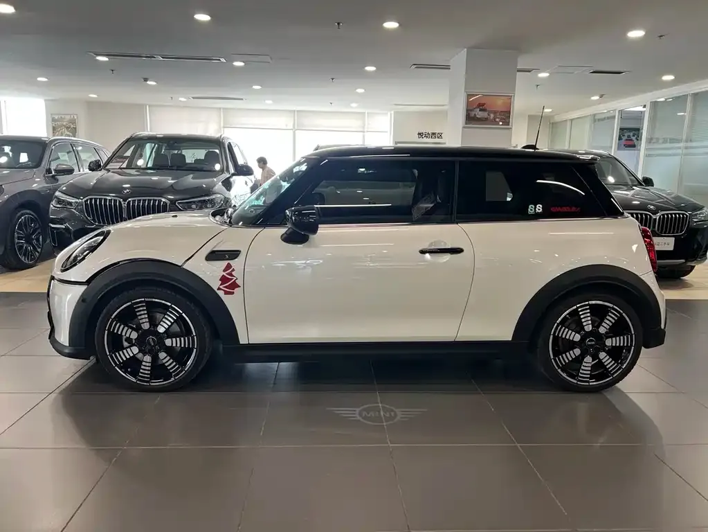 MINI Cooper (3-door) 2024 из CN, фото 8