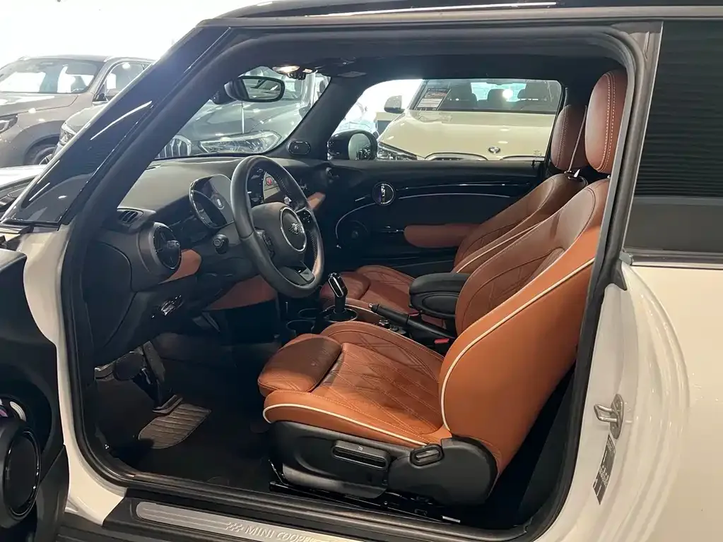 MINI Cooper (3-door) 2024 из CN, фото 6