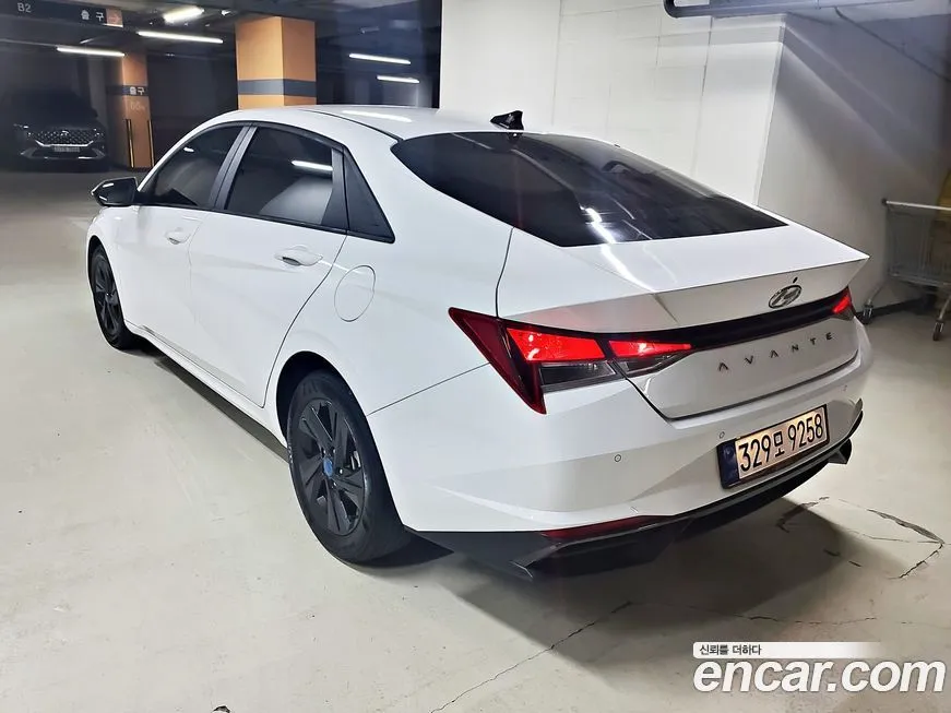 Hyundai AVANTE — фото 3