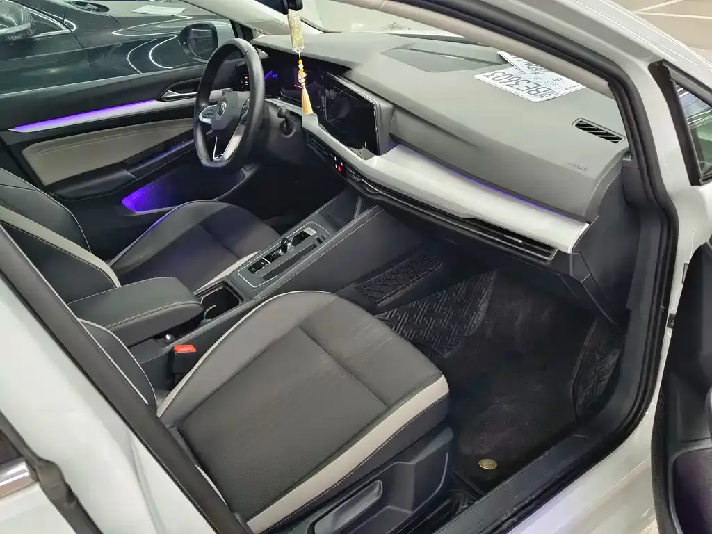 Volkswagen Golf 2022 из CN, фото 4