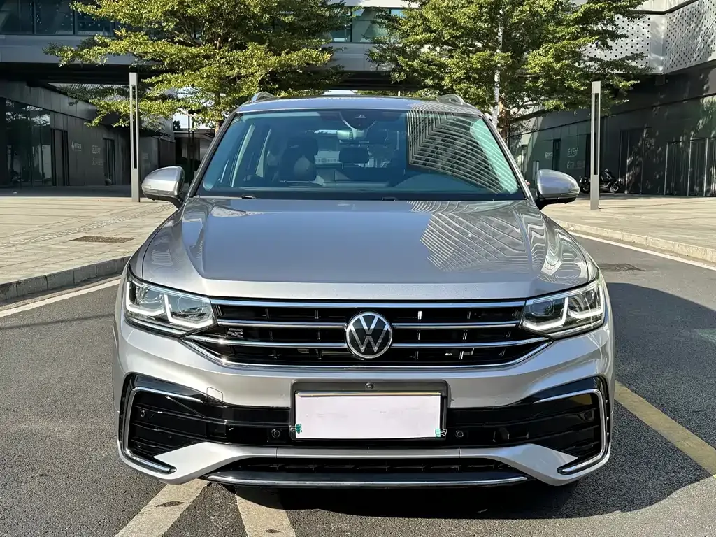 Volkswagen Tiguan L 2023 из CN, фото 2